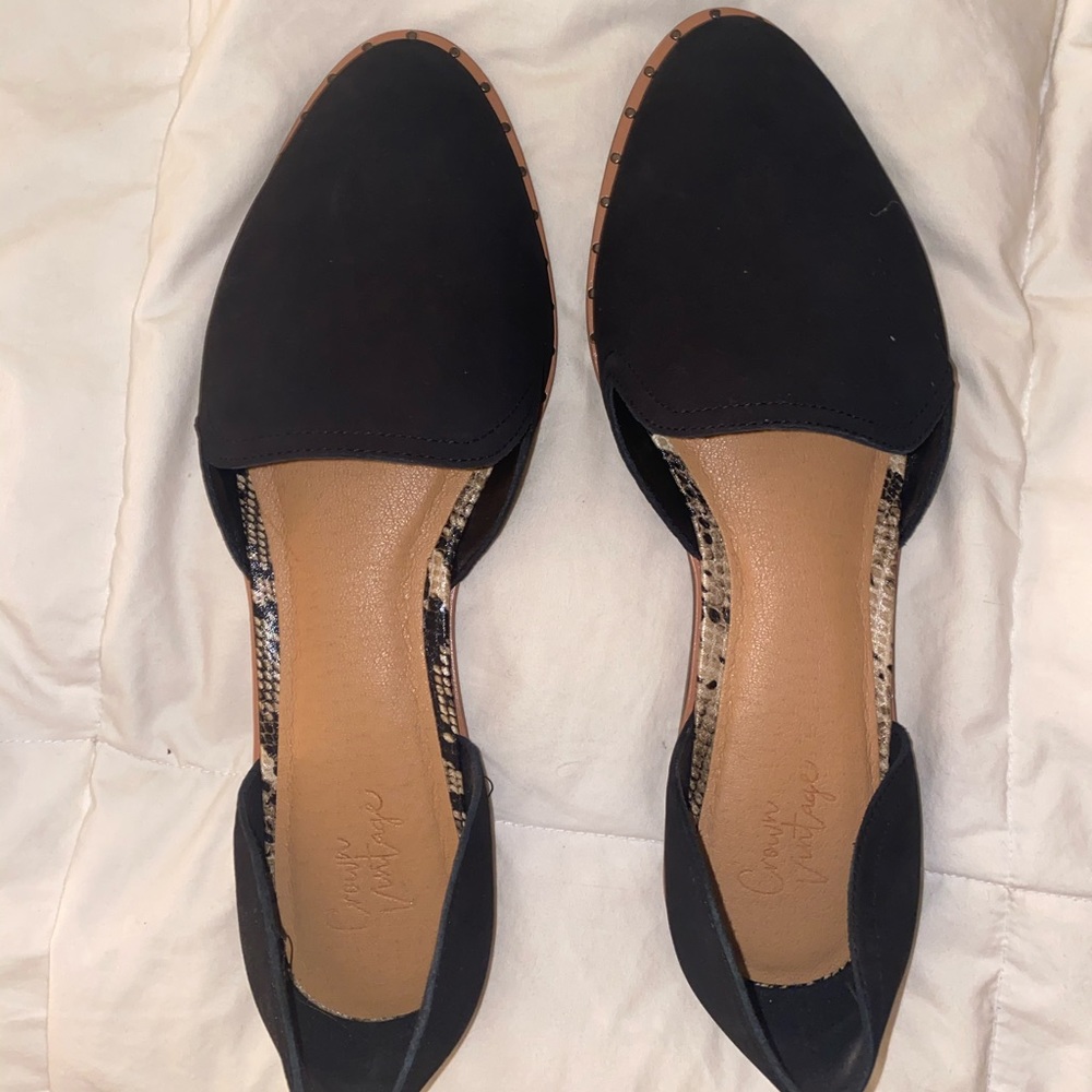 Crown Vintage Flats